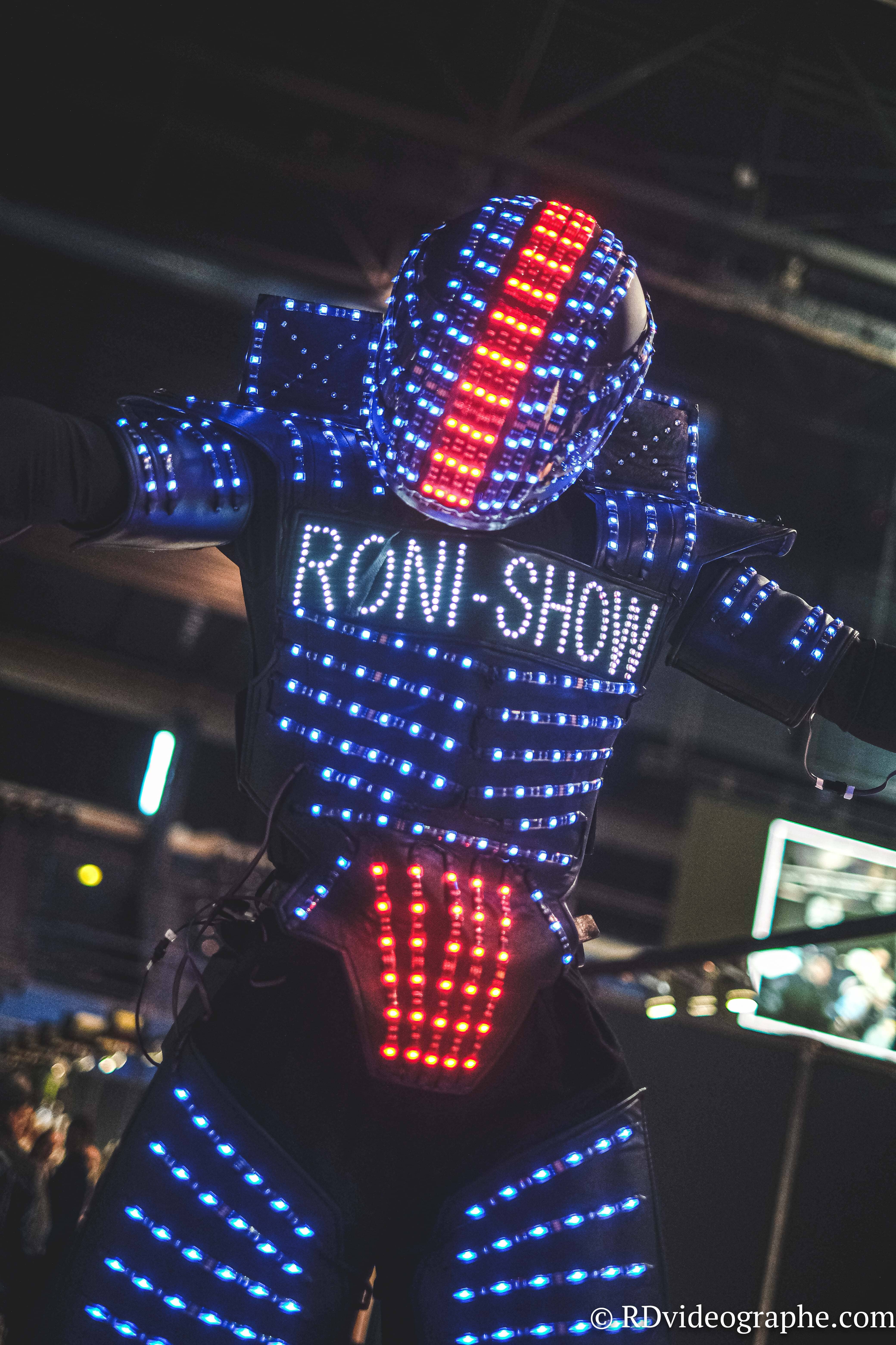 Robot led